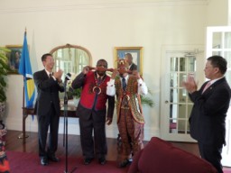 Honourable Stephenson King, drank with Mayor Hou Chin-chu With Joint wooden cups to show everlasting friendship